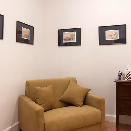 Eleonora 5* ナポリ