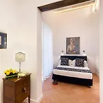 Eleonora Hotel